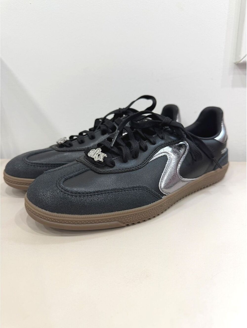 Skechers Hotshots Classics Black Silver Memory Foam Sneakers Size 8.5 Slip In
